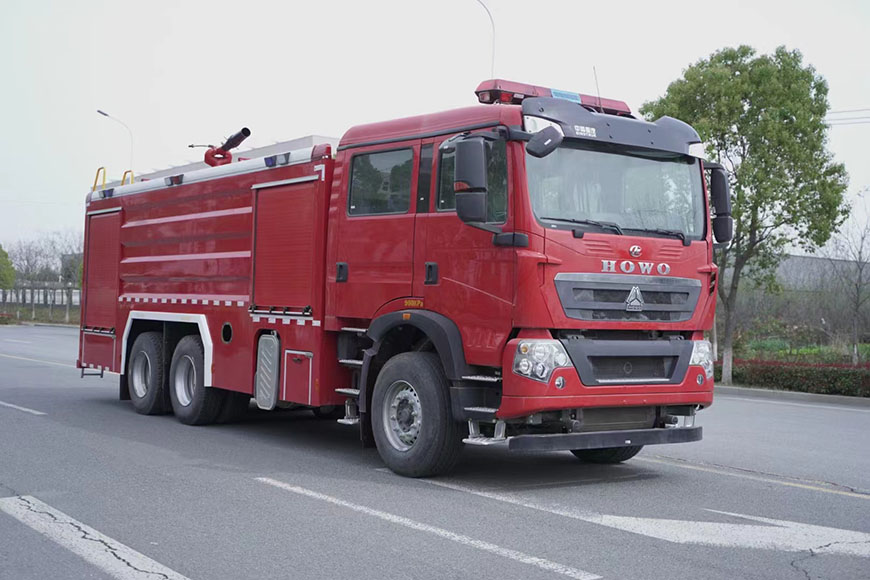 博亿堂官网威牌国六重汽豪沃后双桥水罐消防车