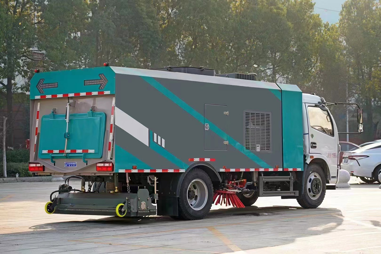 博亿堂官网东风第三代干湿两用吸尘车，带洗扫功能和干扫功能