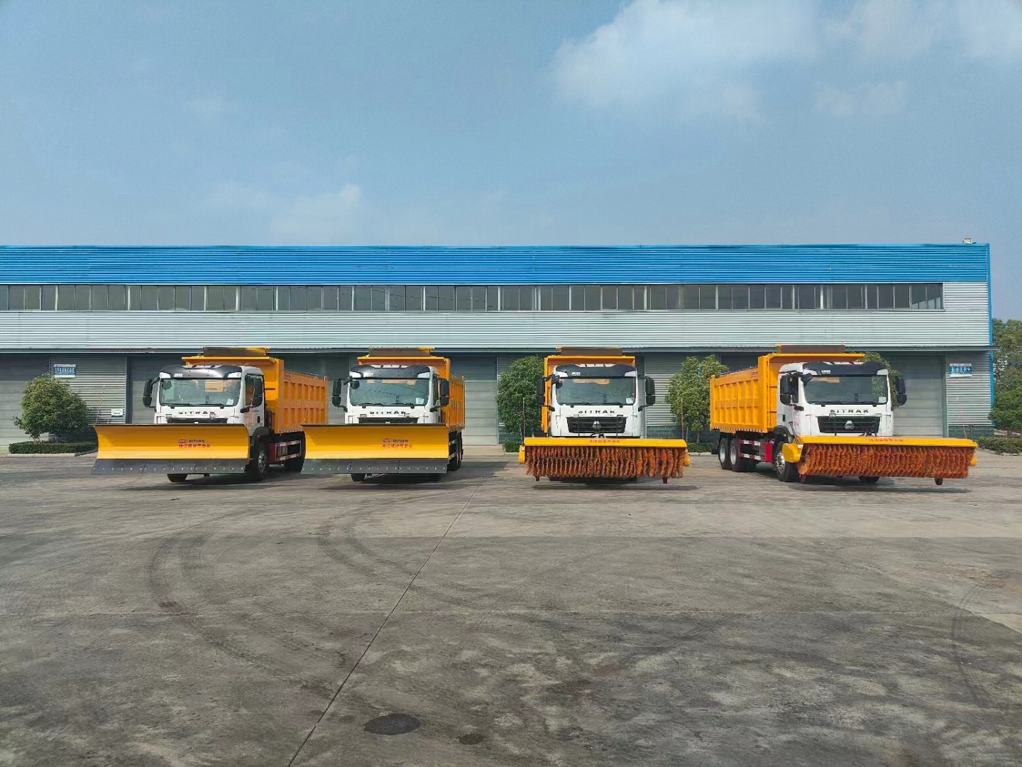 博亿堂官网除雪设备系列汕德卡除雪车批量订单发车