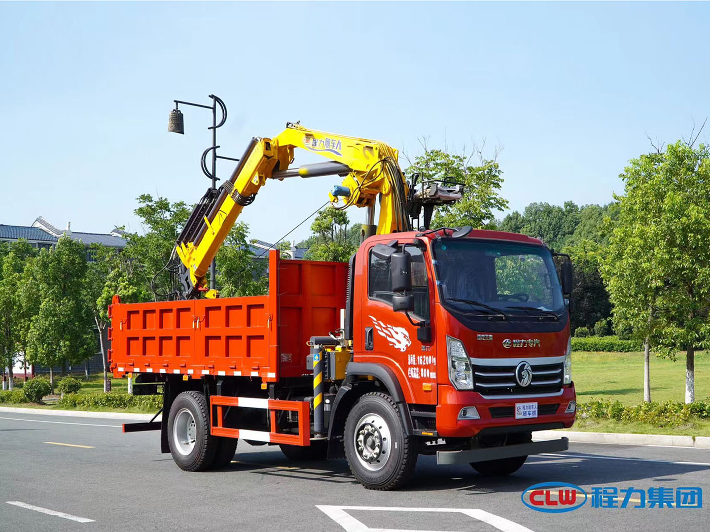 博亿堂官网随车吊系列重汽王牌随车吊带抓斗