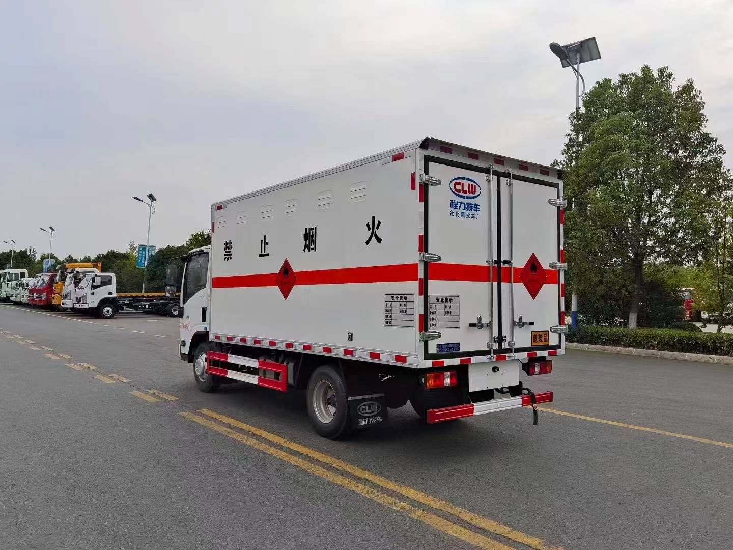 博亿堂官网集团专用车系列五十铃爆破器材运输车